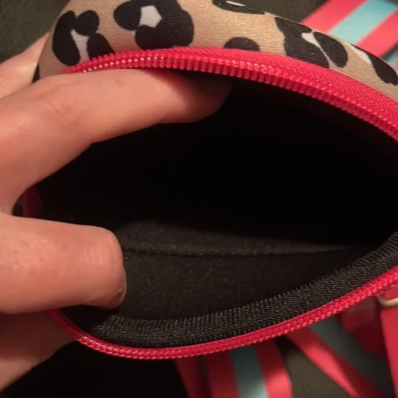 Simply Southern Leopard and Pink Crossbody Bag - Picture 4 of 5